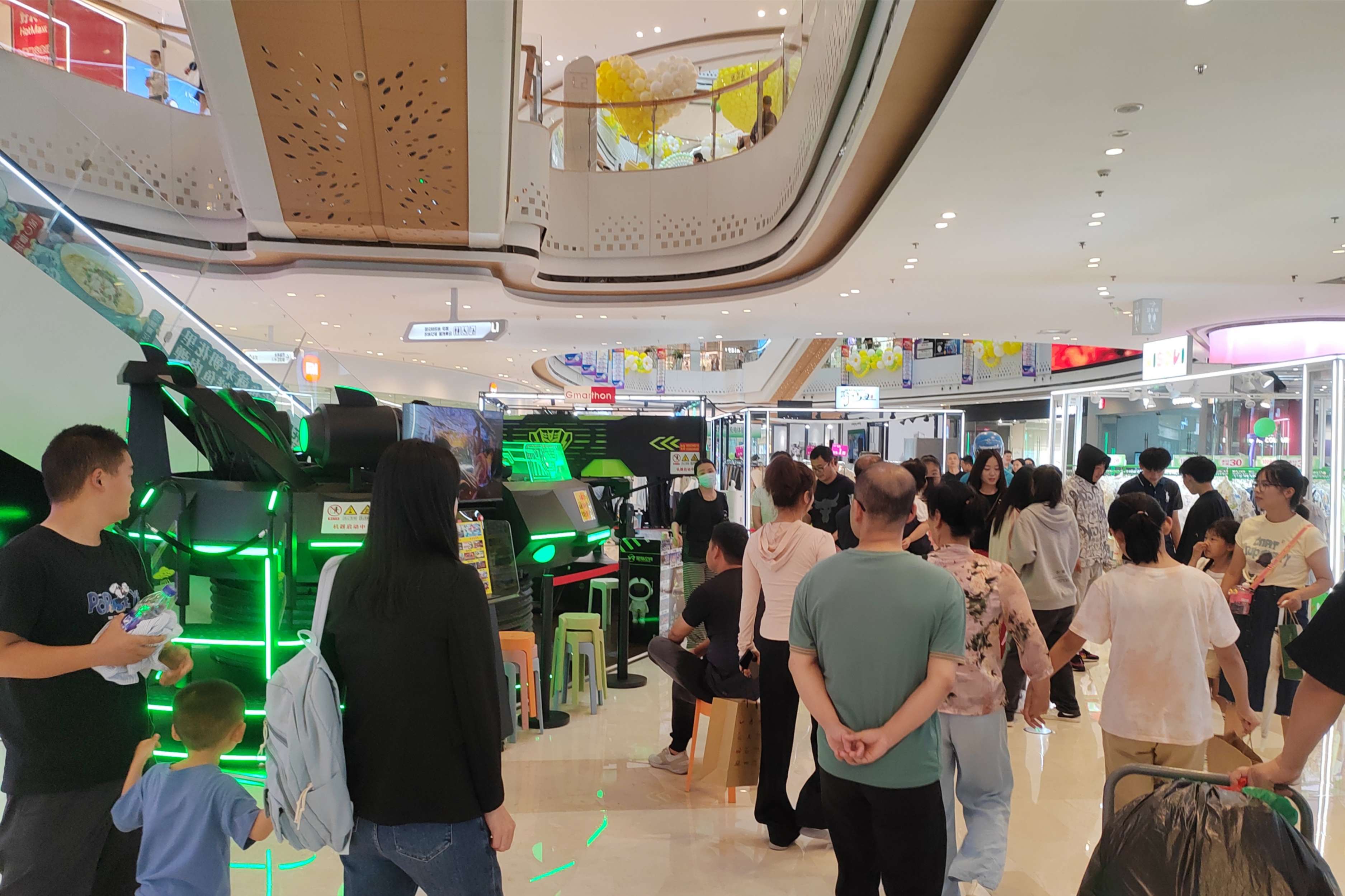 VR 设备推荐：VR 星际空间如何打造沉浸式体验新标杆？