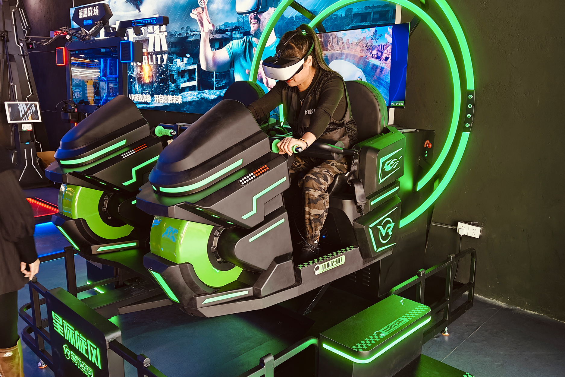 《星际空间：VR体验馆的王者之选，称霸宇宙》