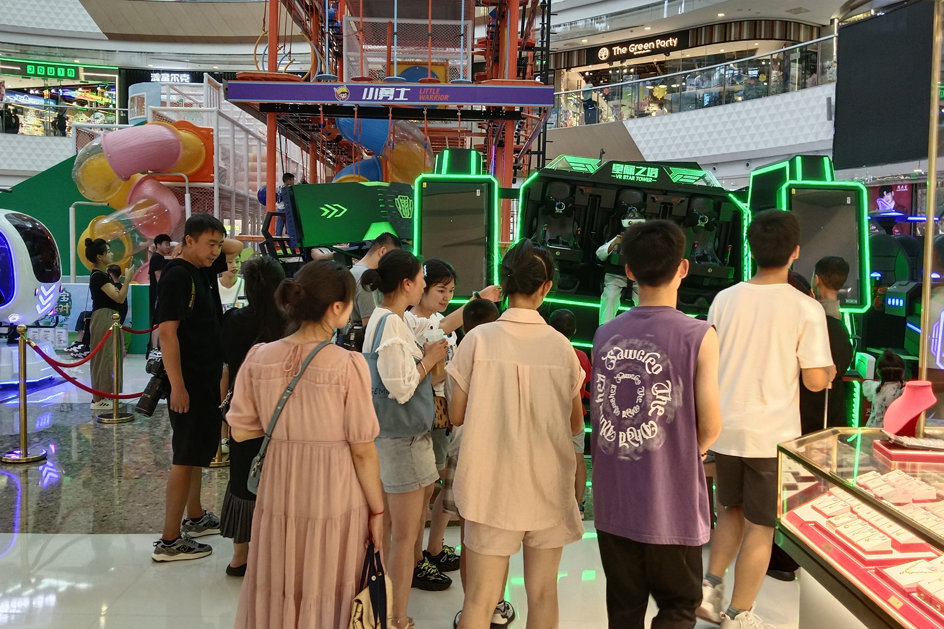VR 星际旋风：引领 VR 体验新潮流，缔造商业吸金传奇