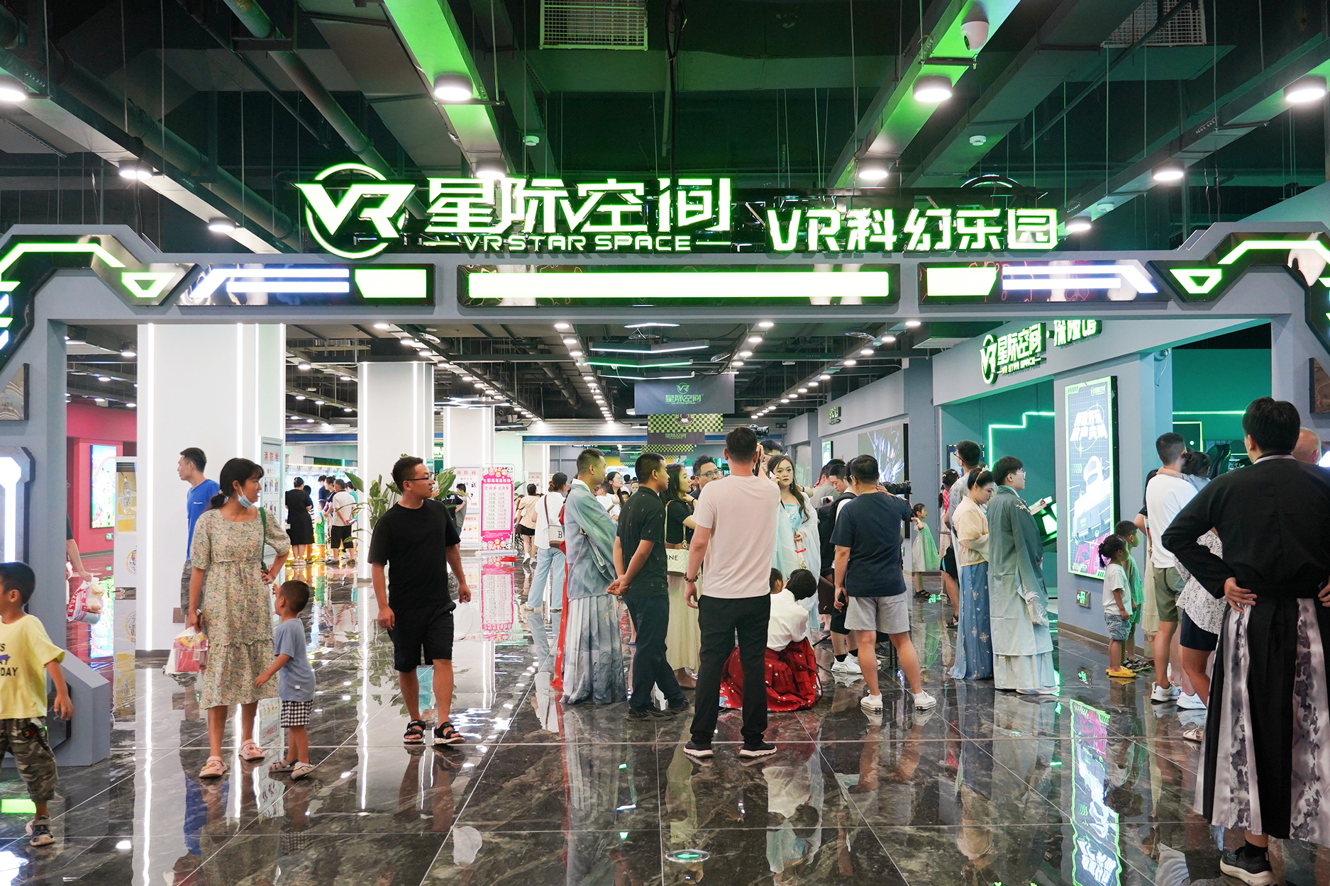 星际空间VR：穿梭未来，开启沉浸式娱乐新纪元