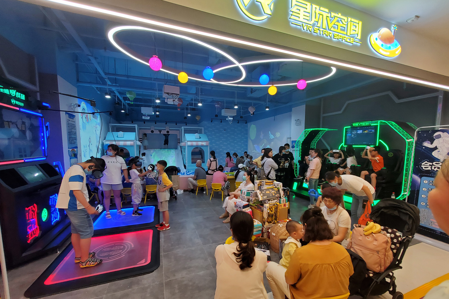 星际空间VR加盟：开启创业新航道