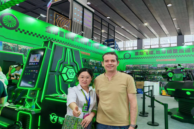 教育新维度：星际空间 VR 体验馆如何革新天文教学
