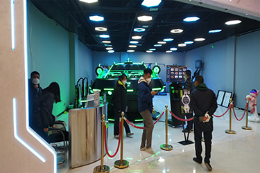 50㎡小店如何脱颖而出？精准选对 VR 设备，客流翻倍不是梦