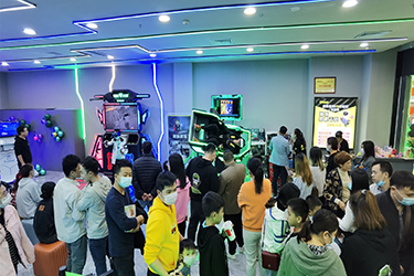 VR 设备凭什么成为全年龄层的 “新宠”