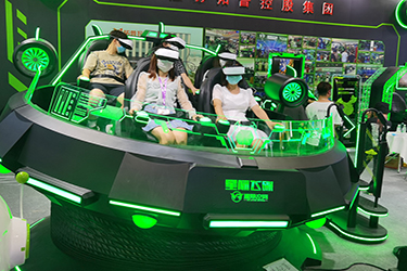 想成为暑期娱乐顶流，哪款 VR 体验设备能帮你快速聚集人气
