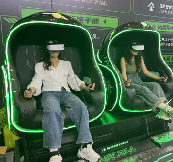 VR星际太空舱