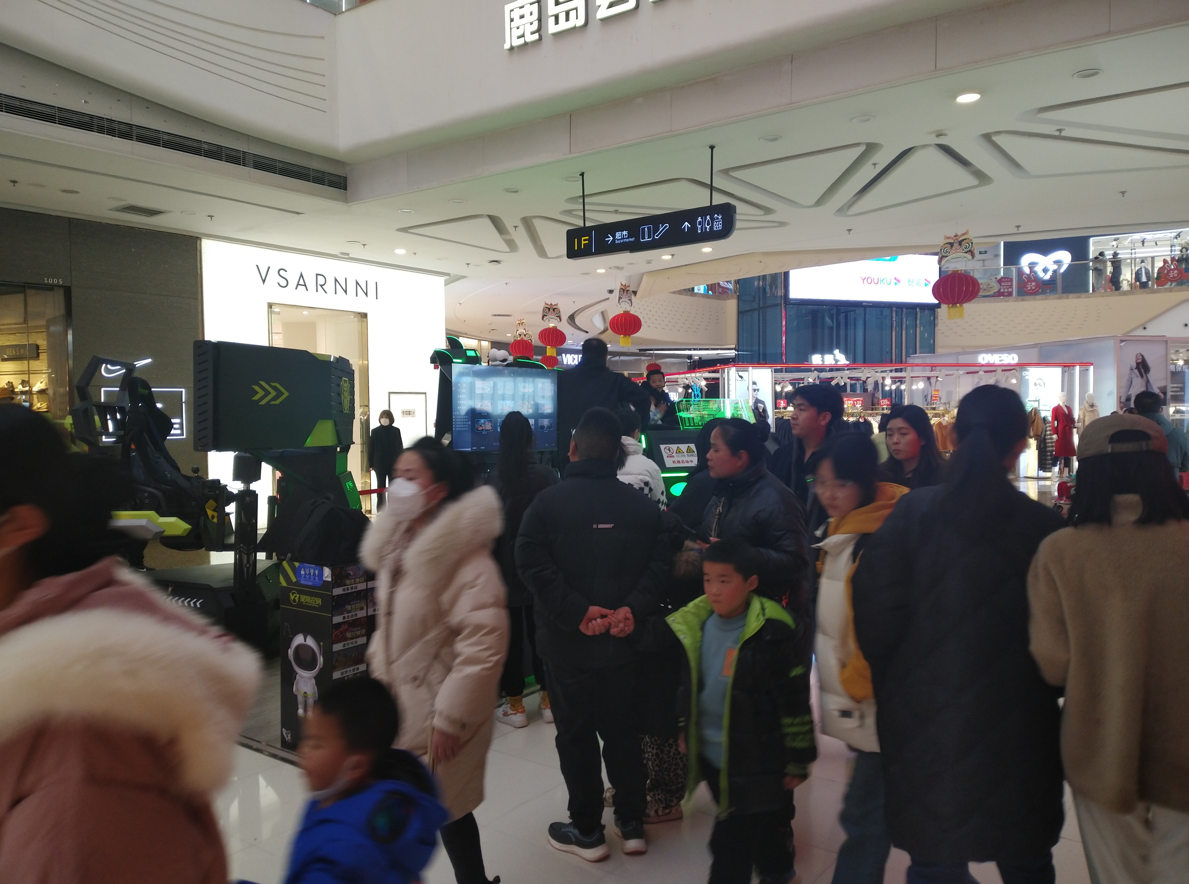 星际空间陕西西安店火爆场景