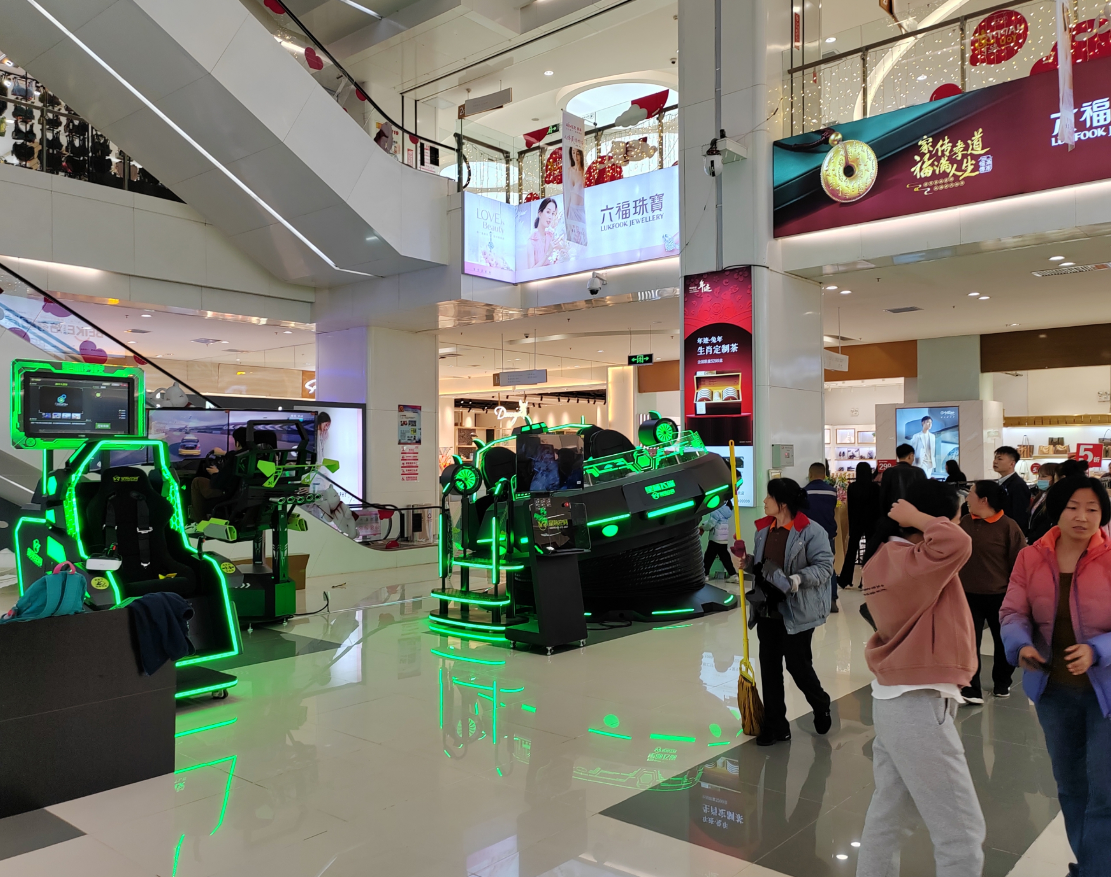 星际空间山西阳朔店落成，祝生意火爆，财源滚滚！