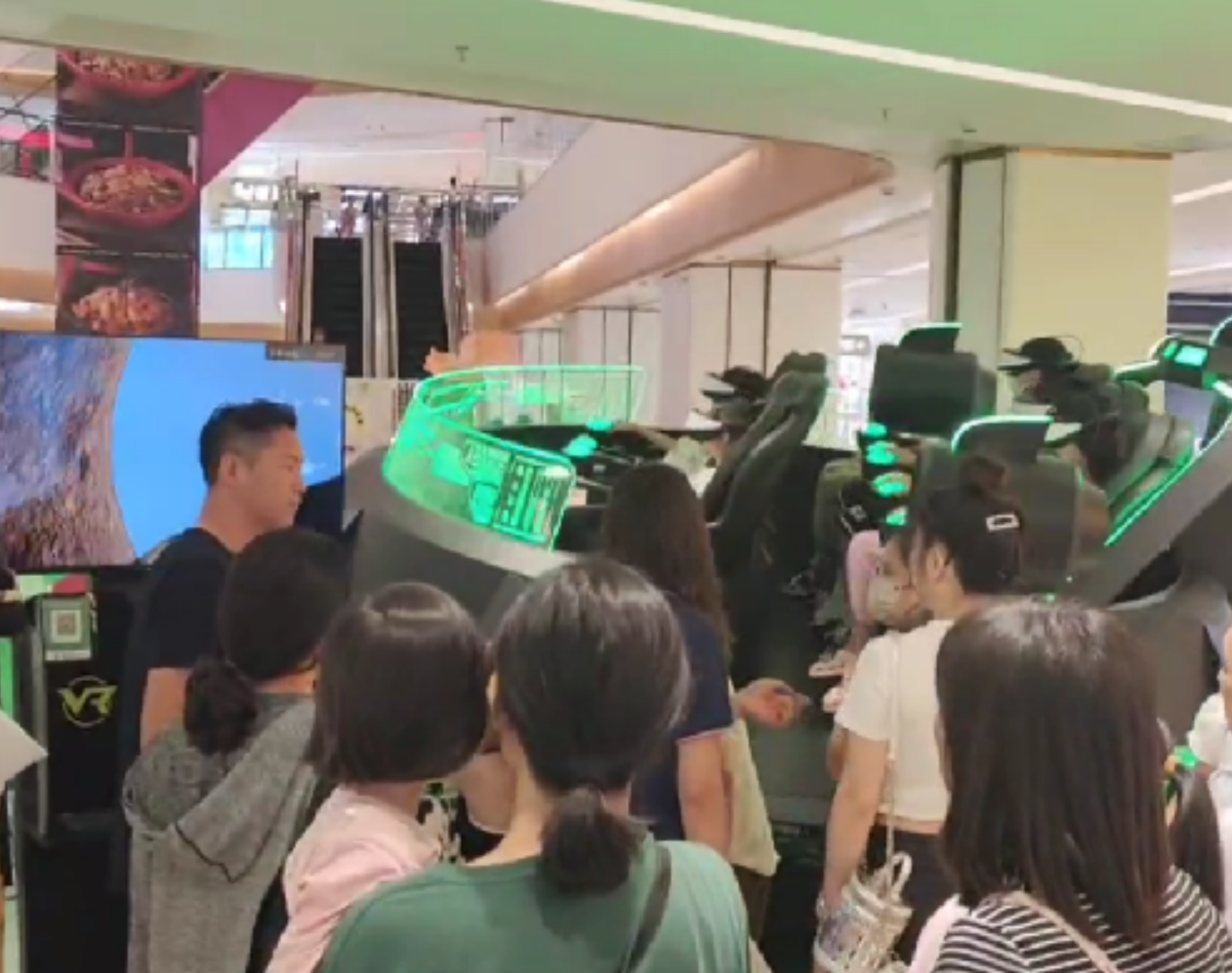 机长副业干起了VR乐园，6个月连开6家店！