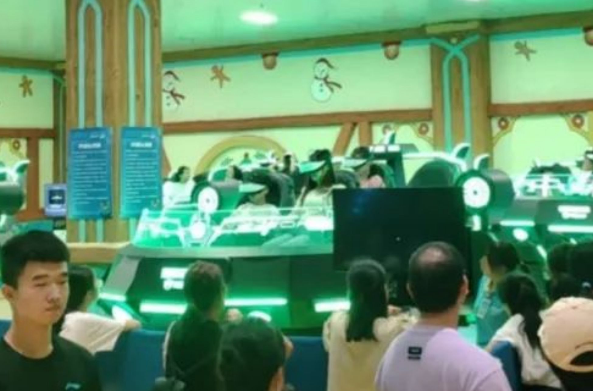 4台星际飞碟联合发力，快速消化客流才是景区赚钱的制胜硬核！
