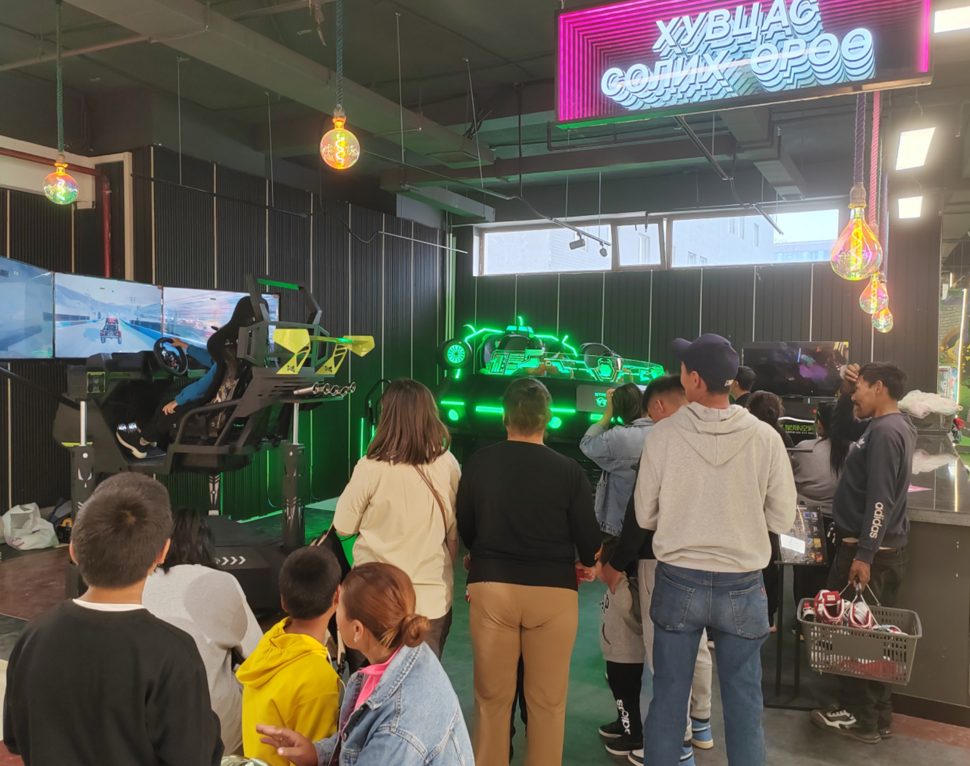乌兰巴托首家！这家VR科幻乐园2个月成功落地，火爆出圈！