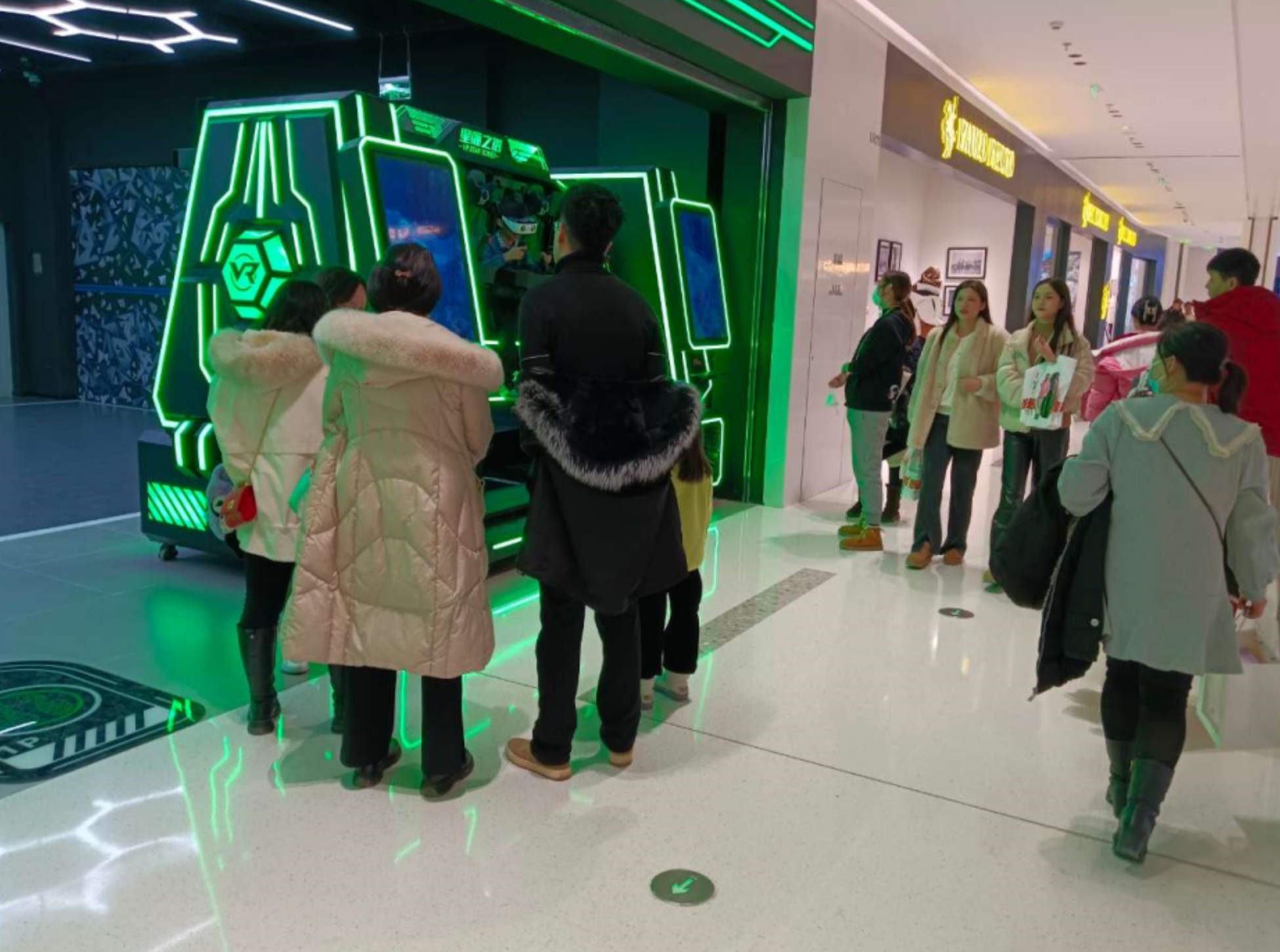 揭秘！2年连开3家店，她是如何做到沈阳VR乐园一姐的?